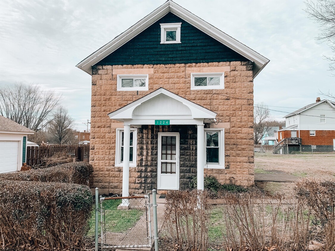 Primary Photo - 1224 Kansas Ave