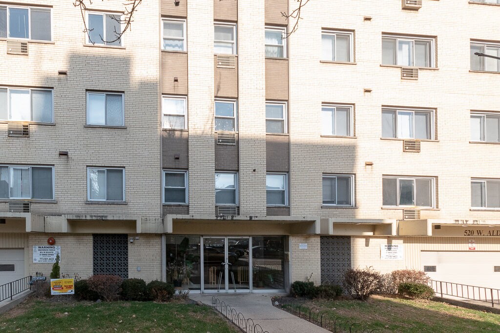 520 Aldine Unit 603, Chicago, IL 60657 Condo for Rent in Chicago, IL