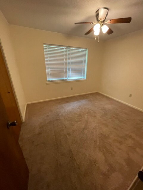 Building Photo - 2 bedroom 1 bath apartment in a small complex