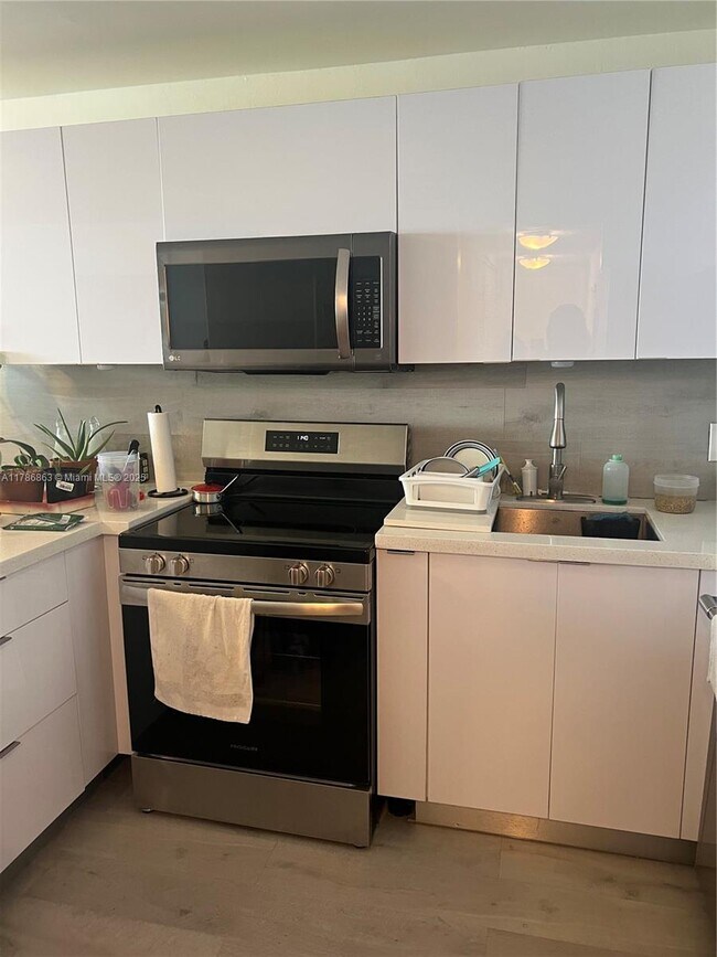 Foto del edificio - 1200 NE Miami Gardens Dr