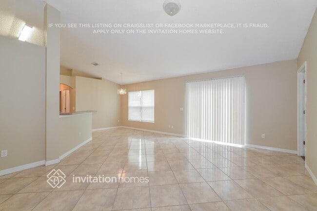 Building Photo - 1300 Navarre Dr