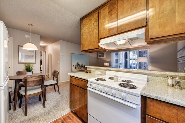 Bay - Kitchen - Marina Village West
