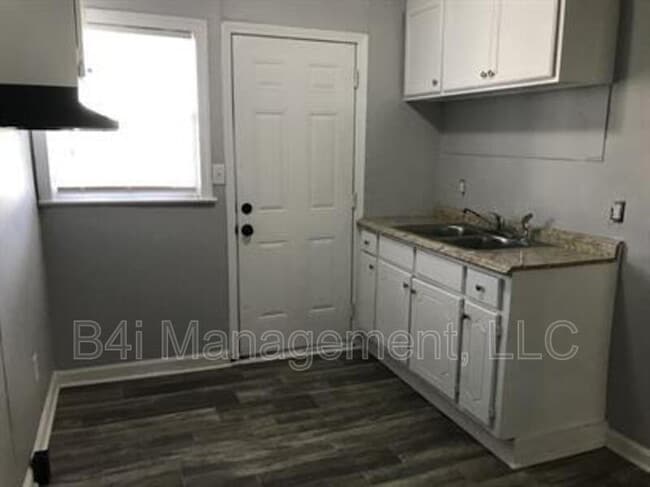 Photo - 742 Randall St SW House