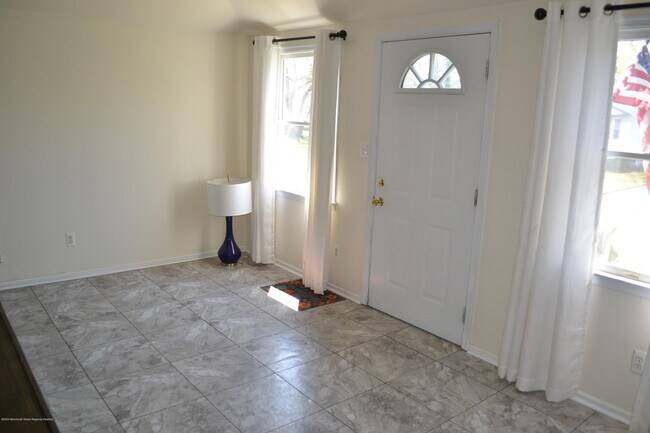 Building Photo - 602 Cramer Ave