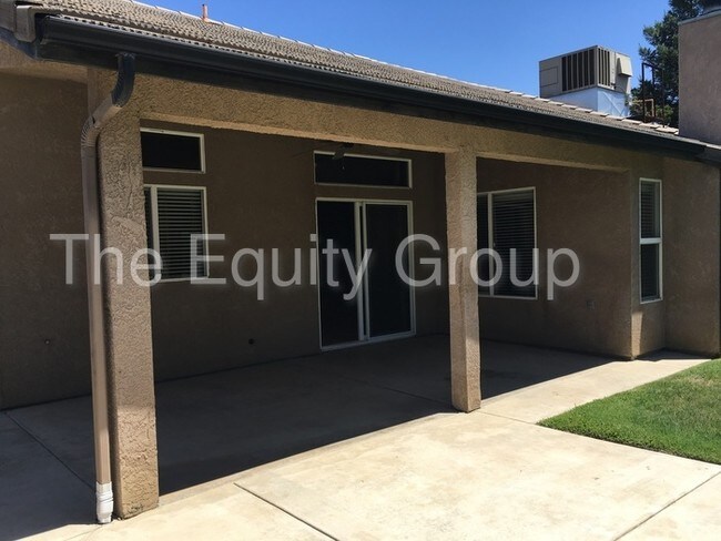Building Photo - 2301 E Evergreen Ave