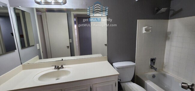 Foto del edificio - 2413 W Hazelwood St