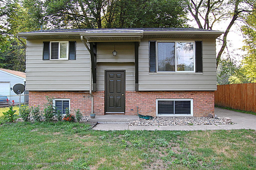 2153 Meadowlawn Dr, Holt, MI 48842