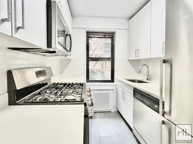 Building Photo - EAST 56 STREET