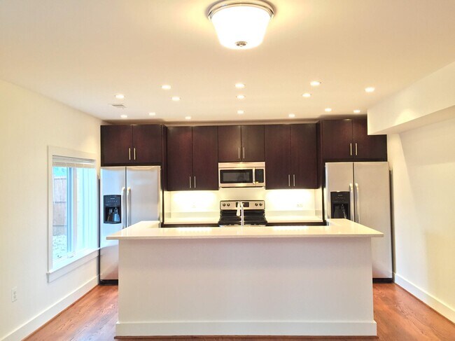 Building Photo - 2606 N Pershing Dr