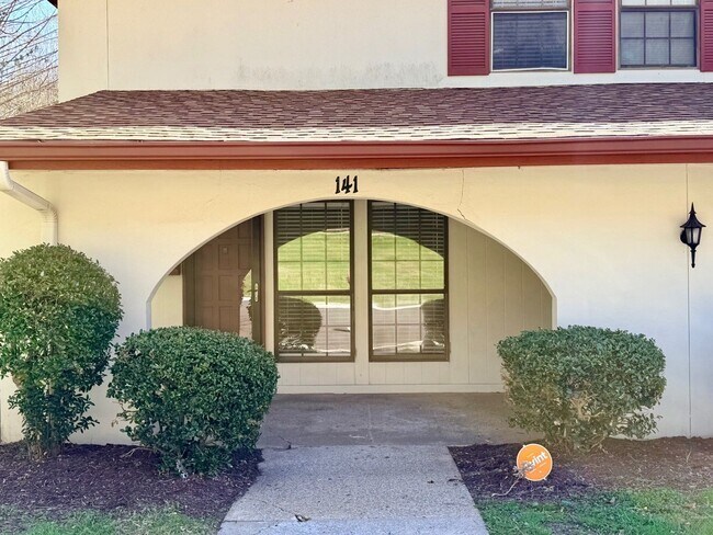 Foto del edificio - Charming West Nashville Condo with Designer Kitchen & Private Patio Access