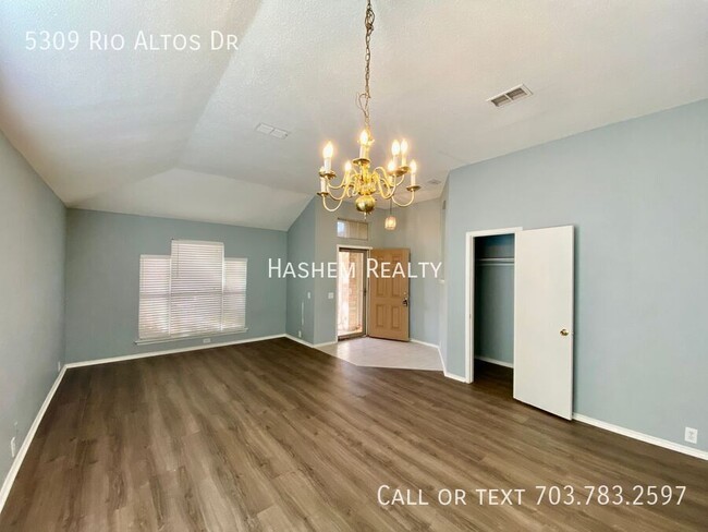 Building Photo - 5309 Rio Altos Dr