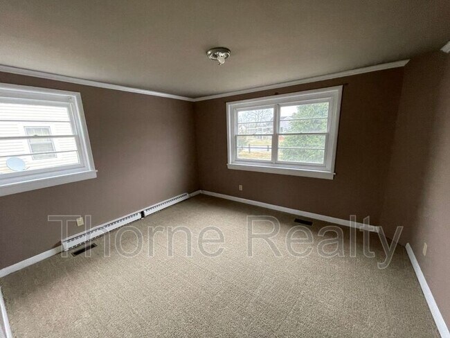 Foto del edificio - 136 S Fairview Cir