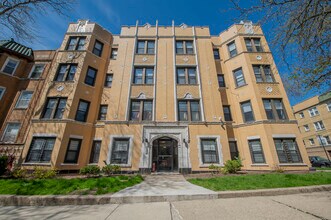 Building Photo - 2034 W Arthur Ave