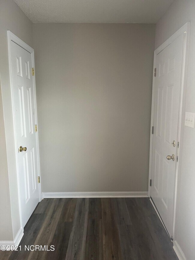 Foto del edificio - 202 Fairwood Ct