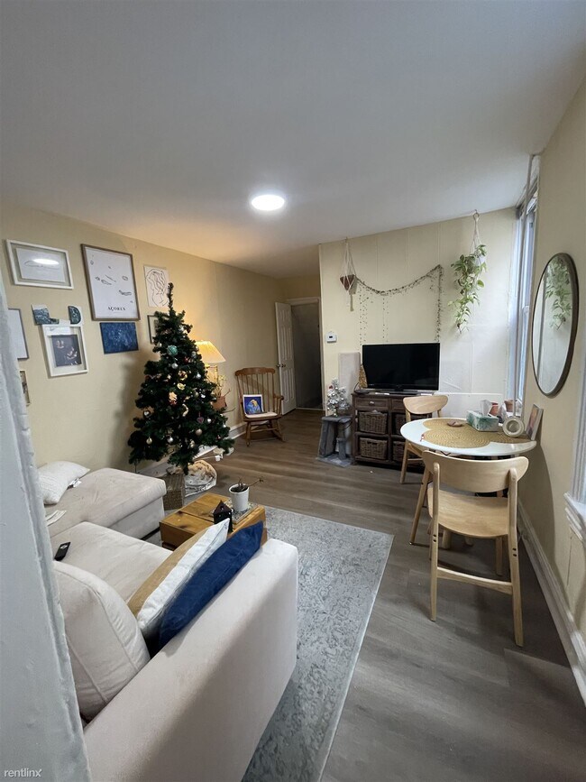 Foto del edificio - 1 br, 1 bath Triplex - 1219 North 29th Str...