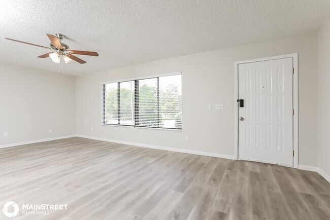 Foto del edificio - 2089 E GLORIA DR, DELTONA, FL 32725