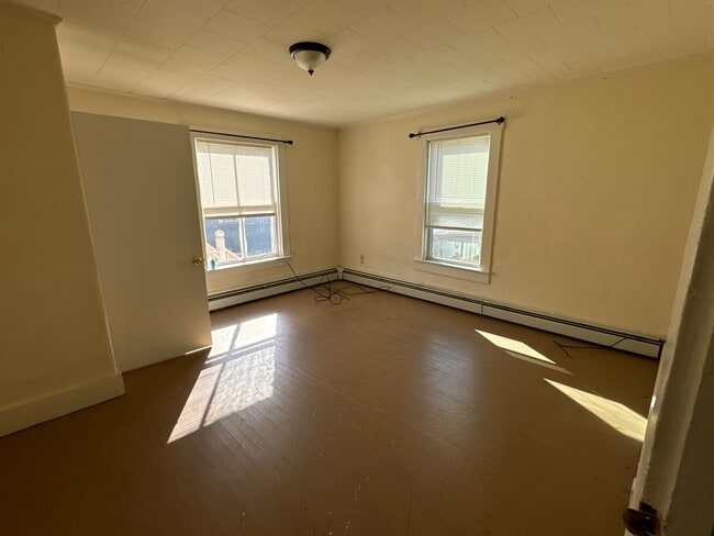 Interior Photo - 190 Main St