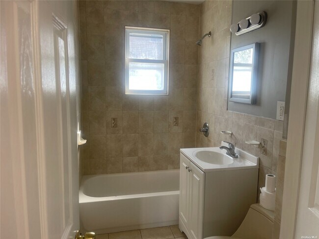 Foto del edificio - 200 Claridge Ave