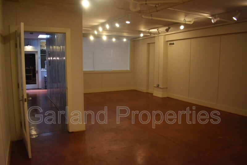 Primary Photo - 110 Campbell Ave SE