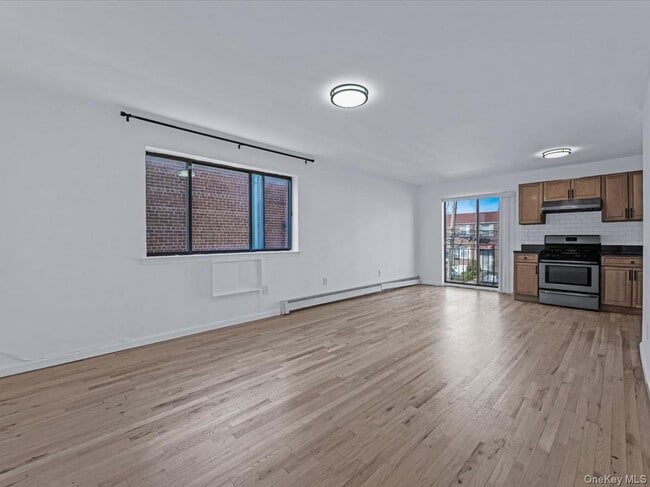 Building Photo - 214-16 40th Ave