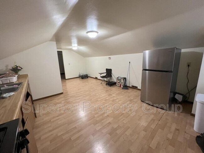 Foto del edificio - 1612 Loftsgordon Ave