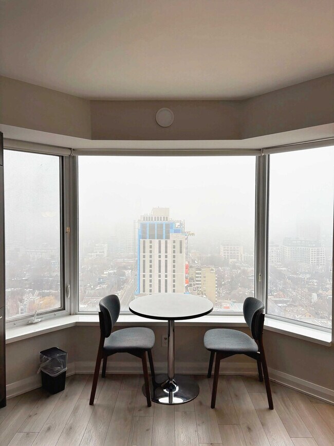 Photo du bâtiment - 14A Hazelton Ave