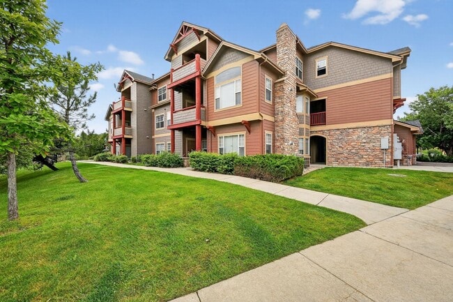 Building Photo - 5220 Boardwalk Dr
