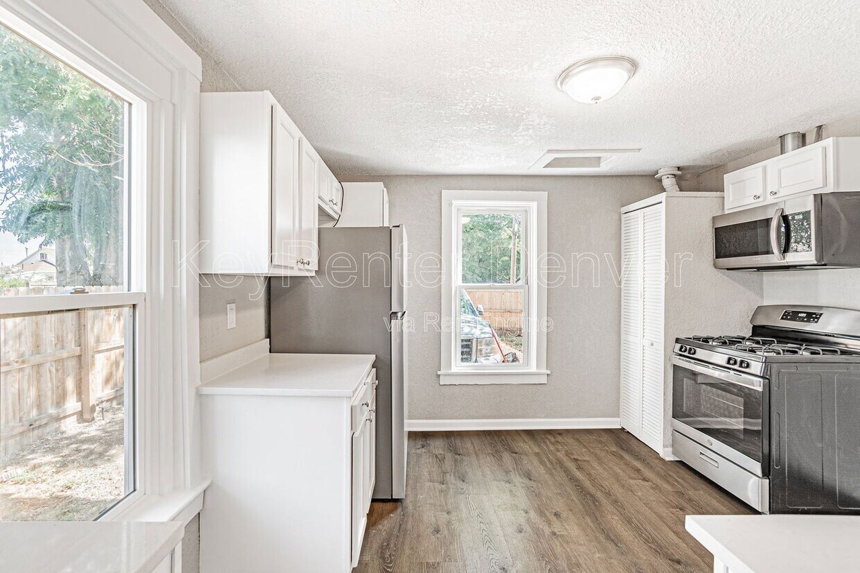 Foto principal - 4768 Vine St