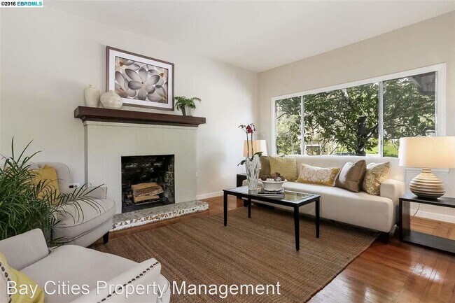 Building Photo - 3 br, 2 bath House - 1401 Grand Avenue