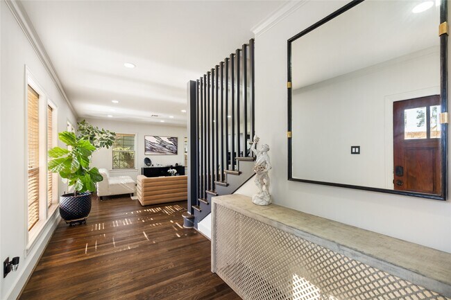 Foto del edificio - 516 W 30th St