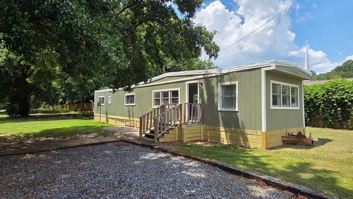 Primary Photo - 115 Virginia Dare Dr