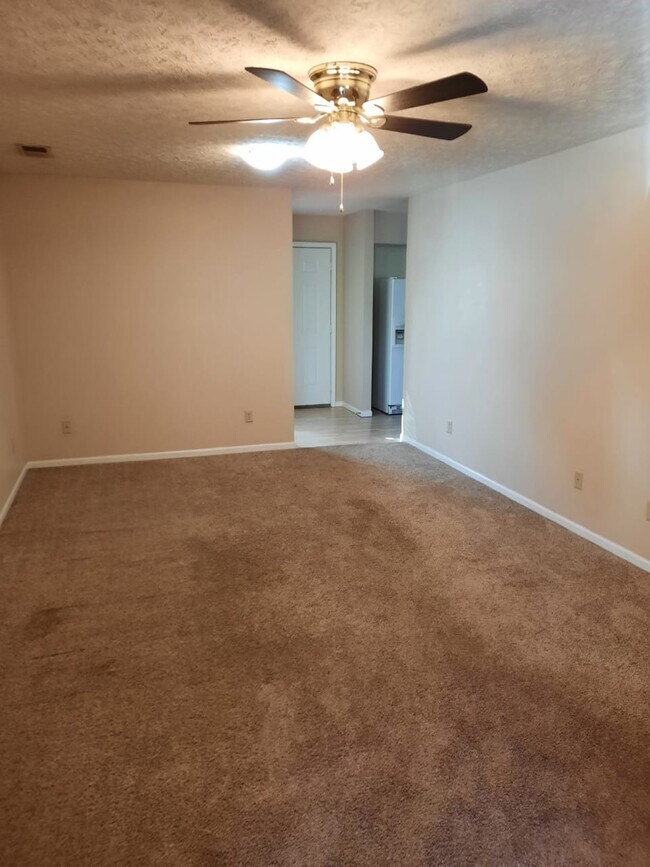Building Photo - 410 Palmetto Loop