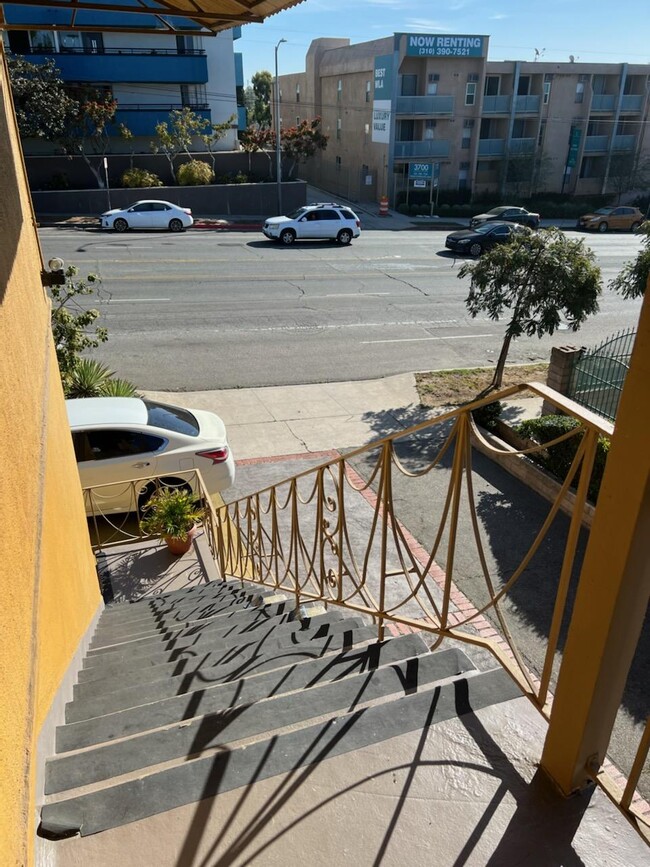 Building Photo - 3645 S Sepulveda Blvd