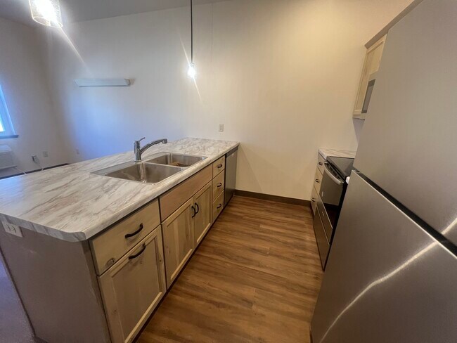 Foto del edificio - 402 4th St E