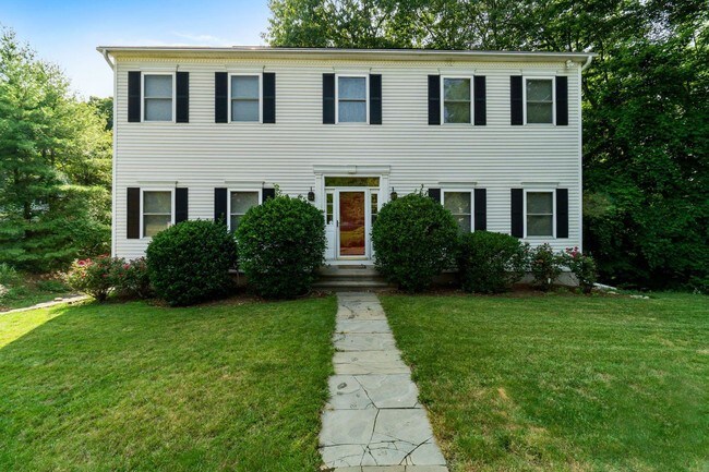 Building Photo - 3 Rowayton Ct