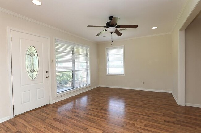 Foto del edificio - 10306 Oboe Dr