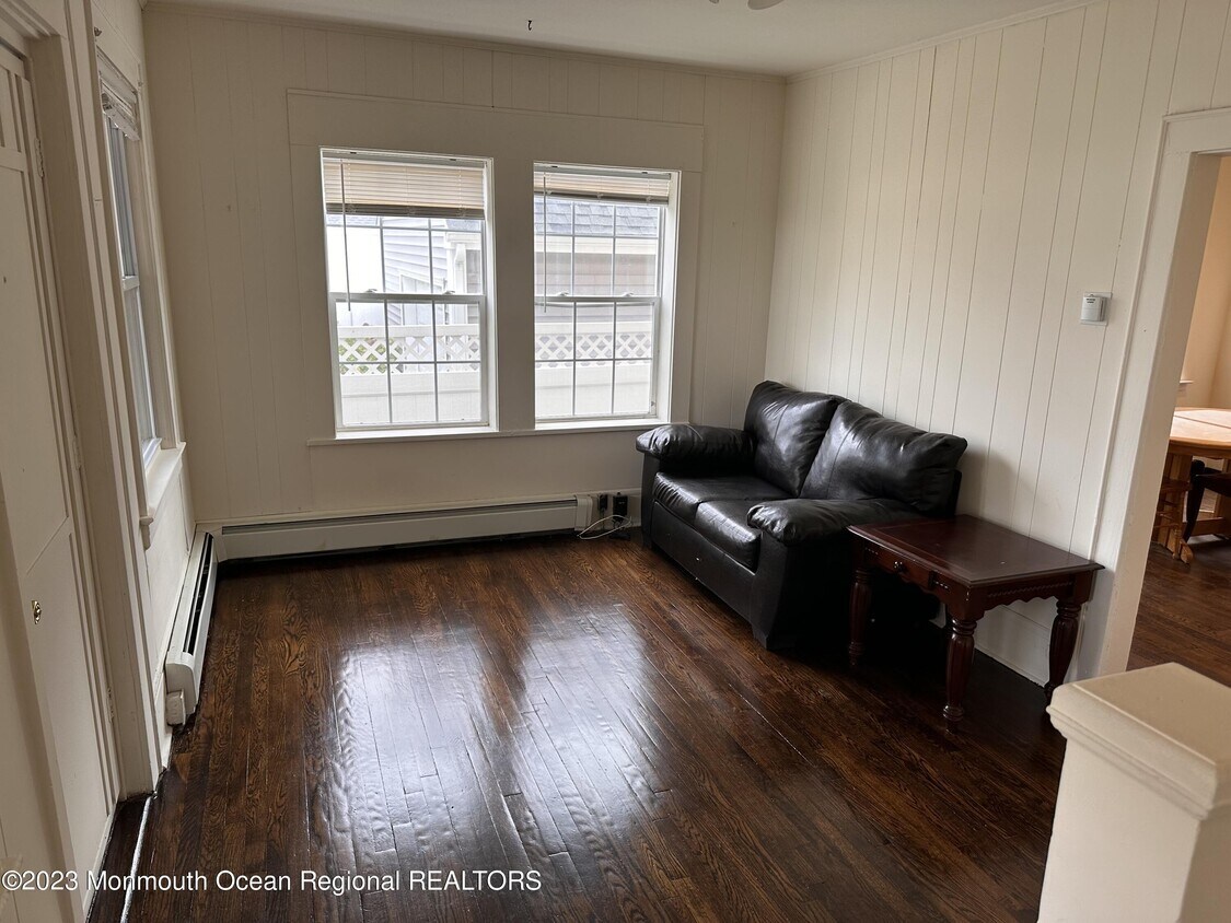 211 9th Ave, Belmar, NJ 07719 Townhome Rentals in Belmar NJ