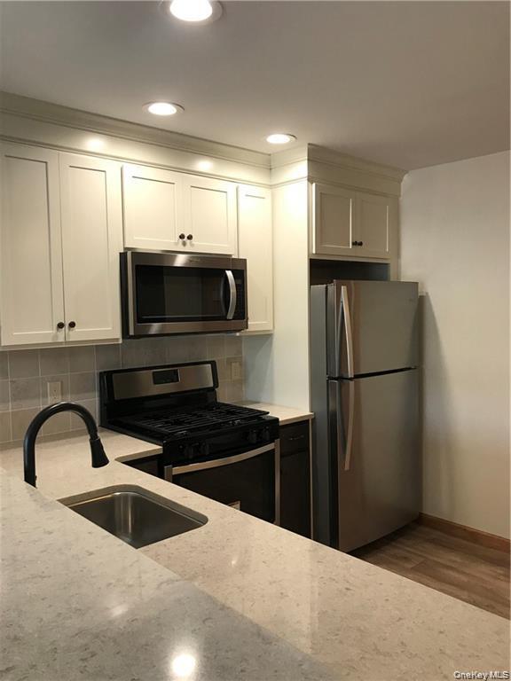 Building Photo - 4 NY-17