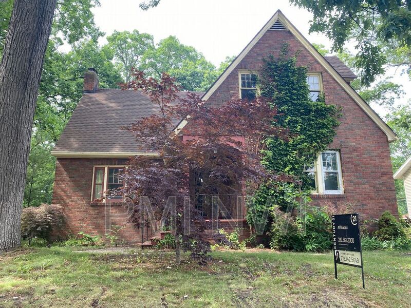Primary Photo - 516 Walker St