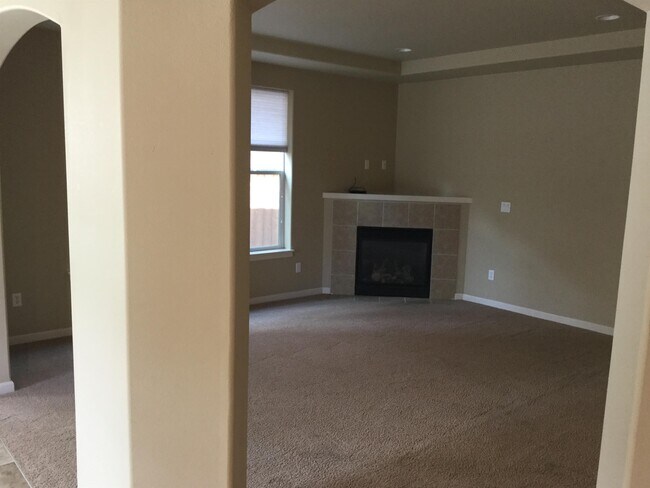 Building Photo - 63040 NE Amherst Pl
