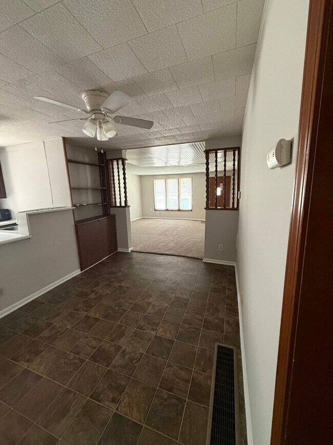 Foto del edificio - 409 E 9th St