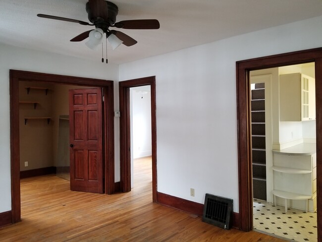 Foto del edificio - 2 bedroom House Close to Campus!