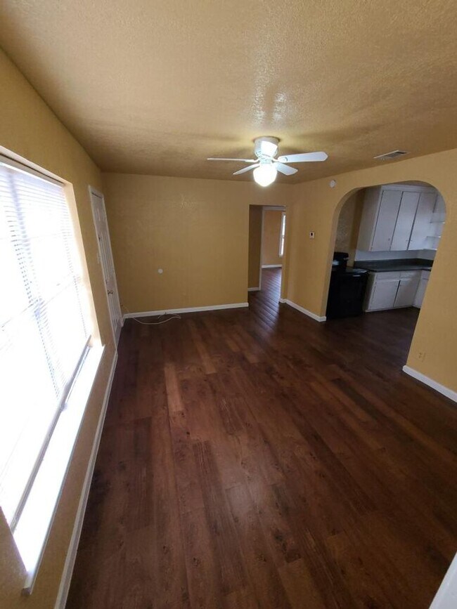 Foto del edificio - Single Family Home Available 76119