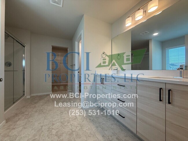 Building Photo - Welcome home to this Brand New 4 Bedroom h...