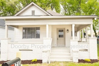Building Photo - 1713 Carson Ave