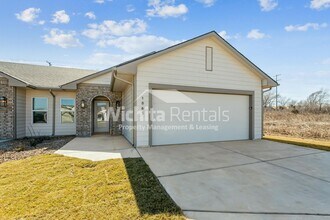 Building Photo - 1867-1867 S Hickory Creek Ct