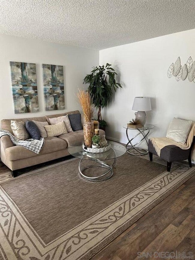 Building Photo - 6930 Hyde Park Dr