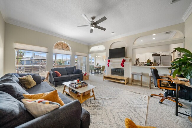 Foto del edificio - 15306 Yardarm Ct