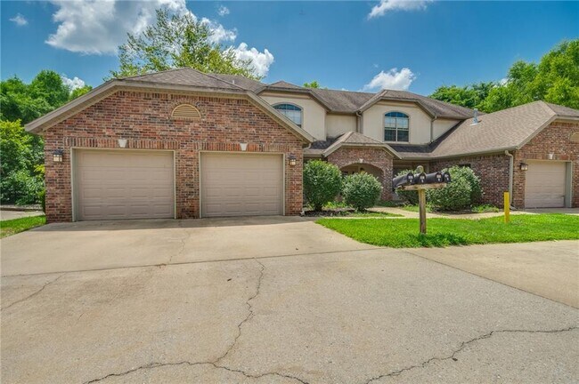 Foto del edificio - 596 E Miracle Dr