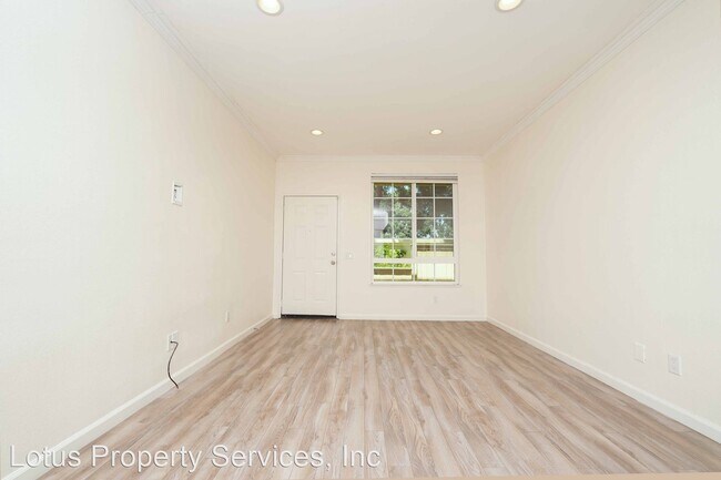Building Photo - 2 br, 2 bath House - 37 Alicante Aisle #48